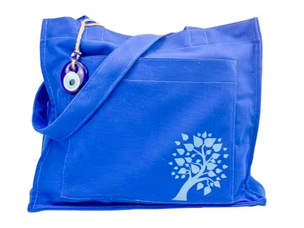 Tote bag with front pocket